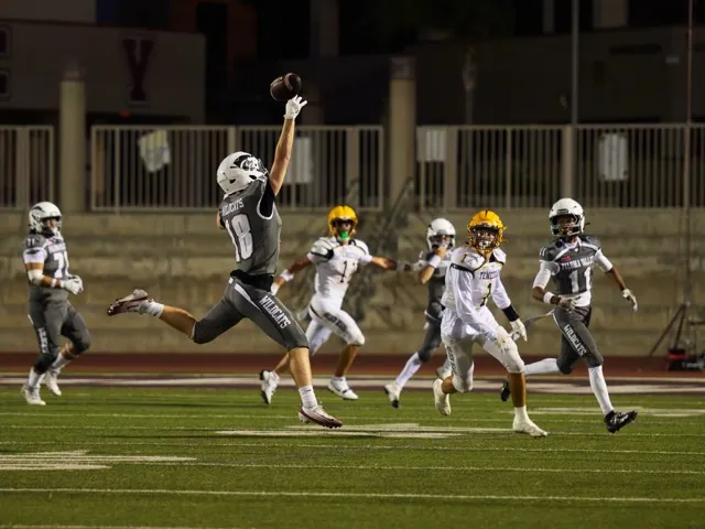Paloma Valley’s WR Kaiden Dalinghaus #18, finds an open spot in the coverage but is just overthrown